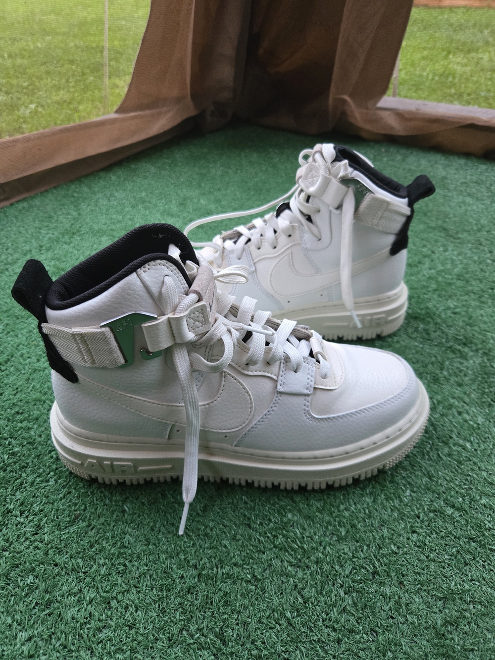 Nike Women's Air Force 1 High Utility 2.0 'Summit White